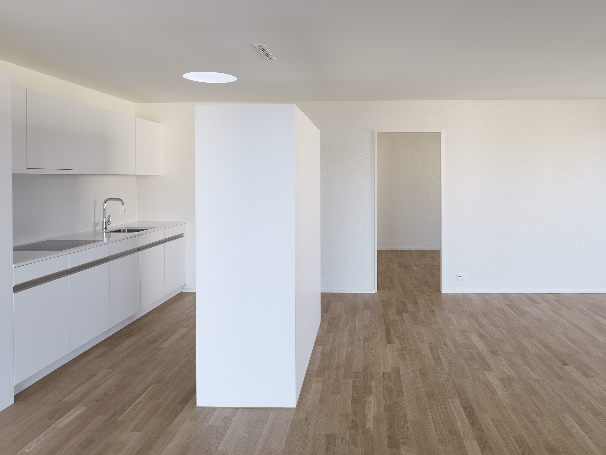 E18686 Alpa 080382 SCREEN